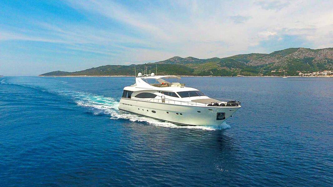 Ferretti Yachts 880 Miss Katarina