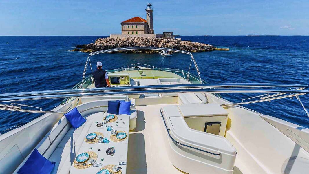 Ferretti Yachts 880 Miss Katarina
