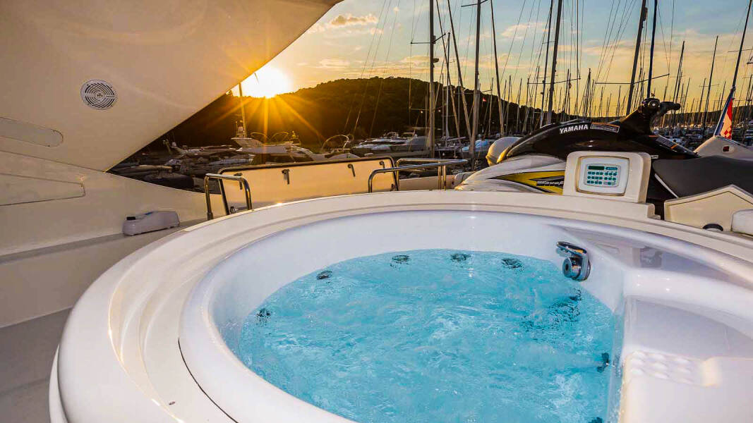 Ferretti Yachts 880 Miss Katarina