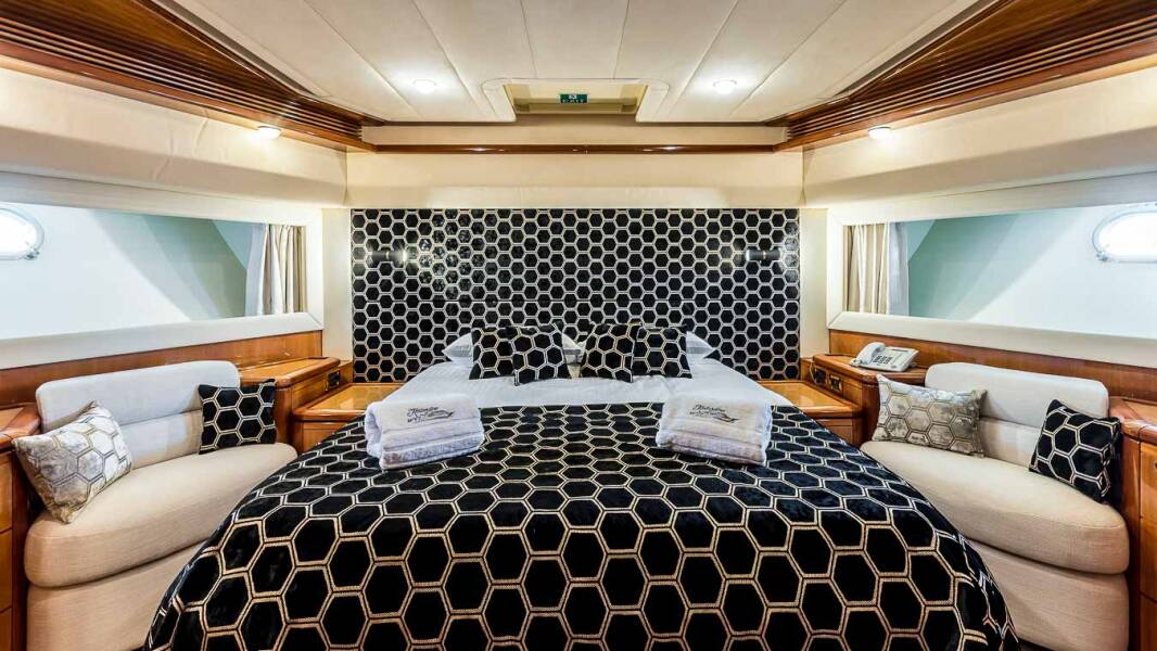 Ferretti Yachts 880 Miss Katarina
