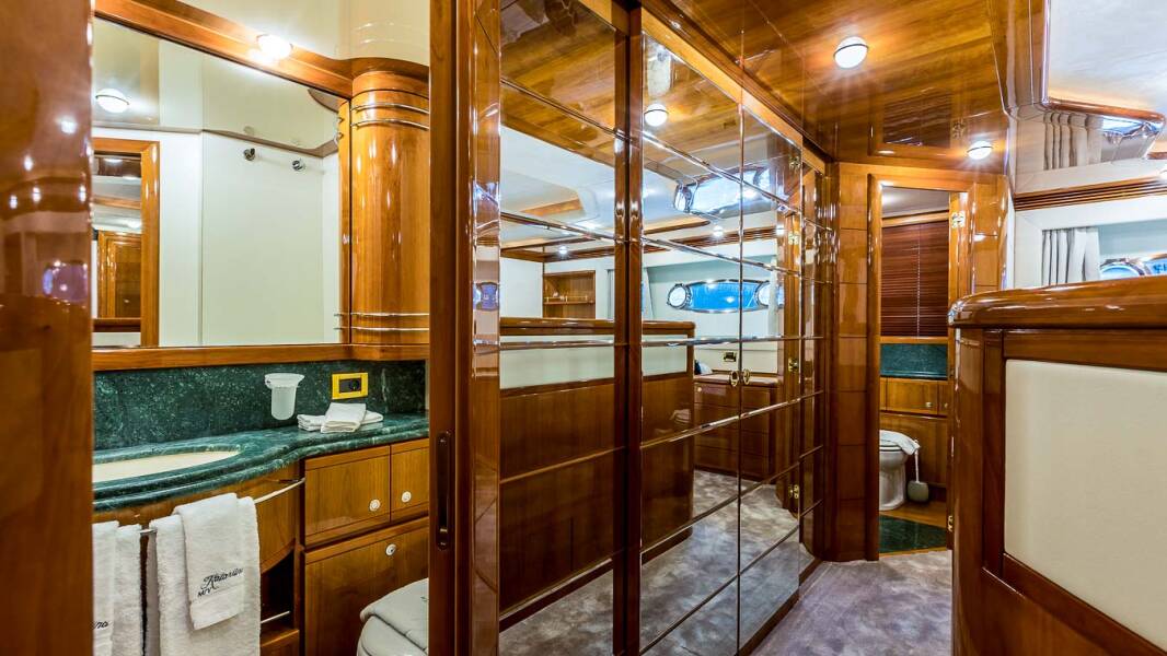 Ferretti Yachts 880 Miss Katarina