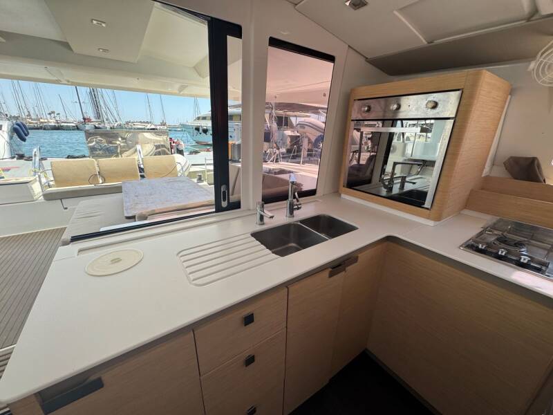 Fountaine Pajot Astrea 42 Quatuor Rosual Mar