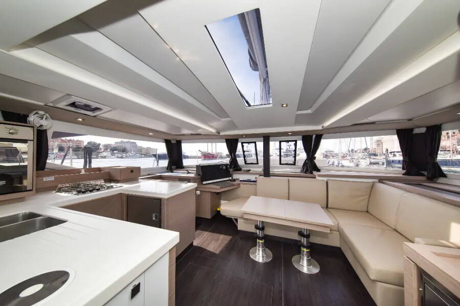 Fountaine Pajot Astrea 42 CLASS