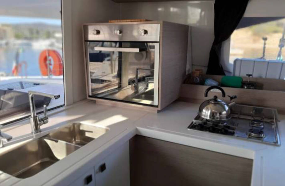 Fountaine Pajot Astrea 42 PRESTIGE