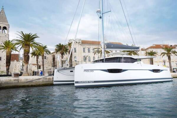 Fountaine Pajot Astrea 42 Mojo