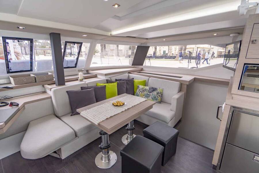 Fountaine Pajot Astrea 42 Mojo