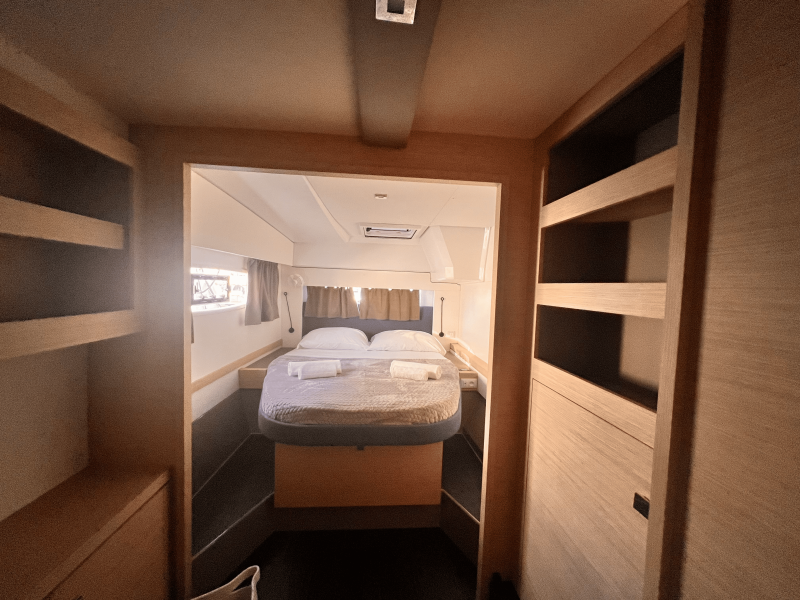 Fountaine Pajot Astrea 42 Bollinger