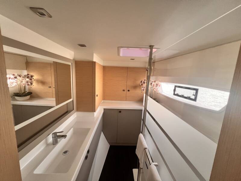 Fountaine Pajot Astrea 42 Bollinger