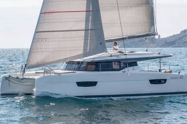 Fountaine Pajot Astrea 42 Satellite