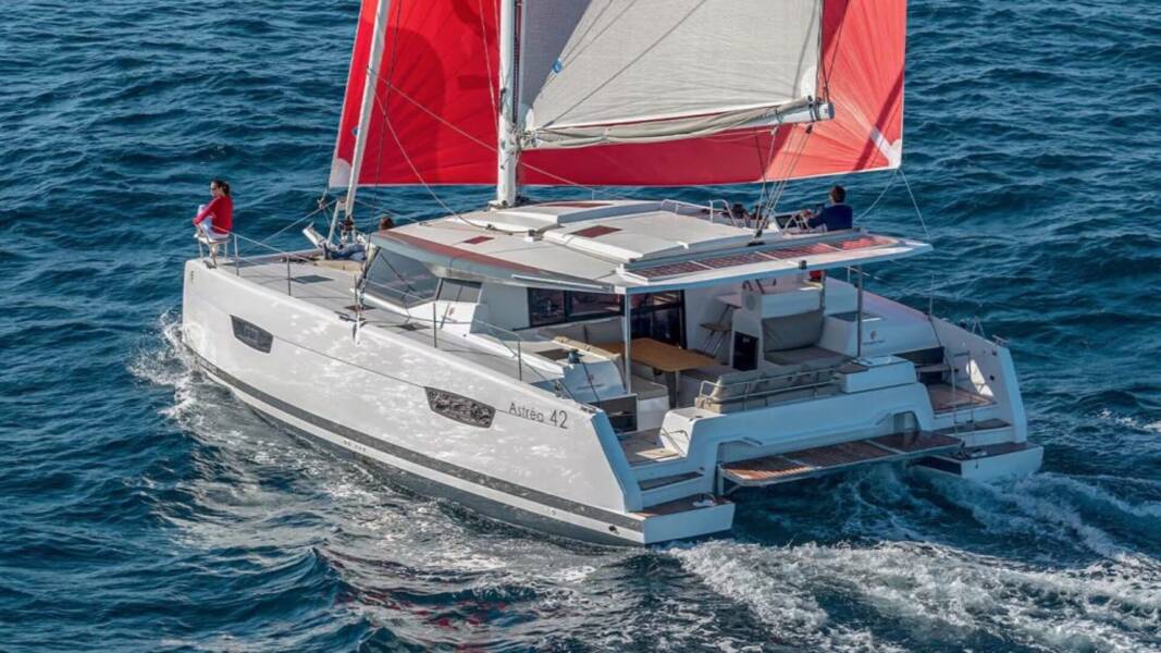 Fountaine Pajot Astrea 42 Satellite