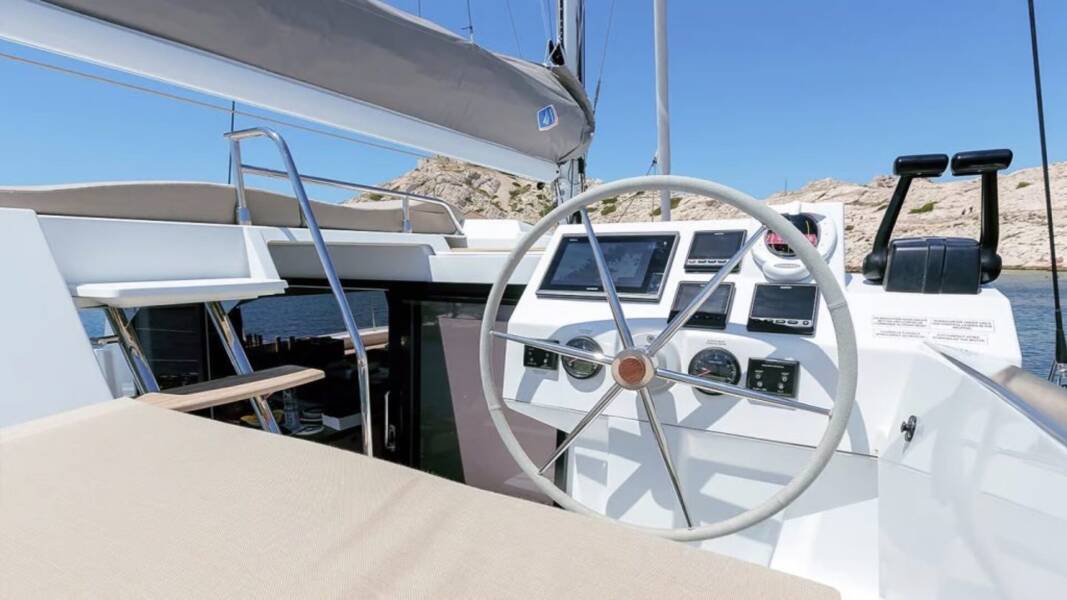 Fountaine Pajot Astrea 42 Satellite