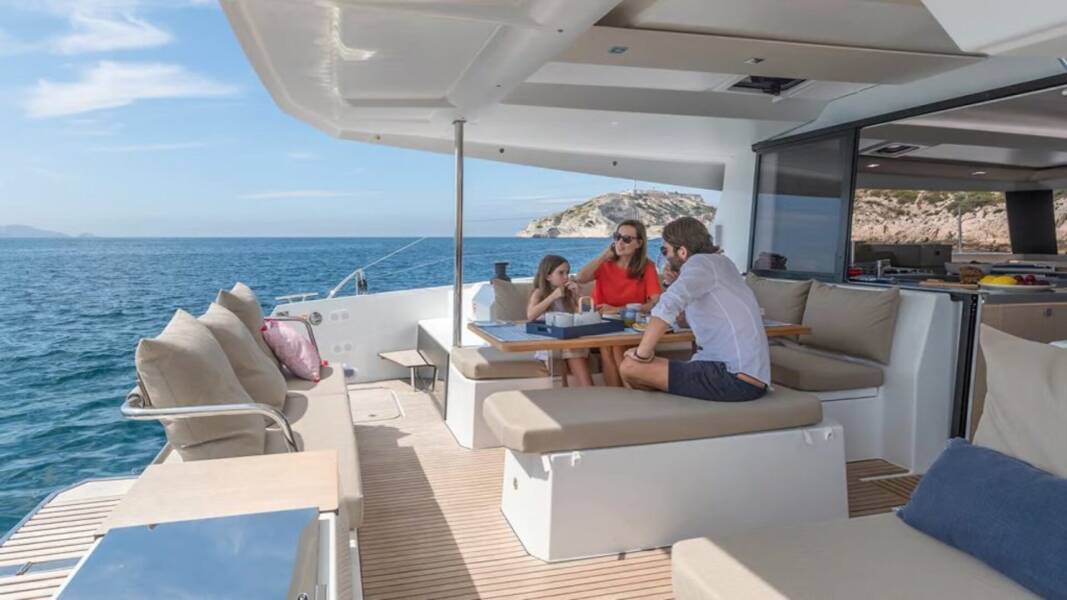 Fountaine Pajot Astrea 42 Satellite