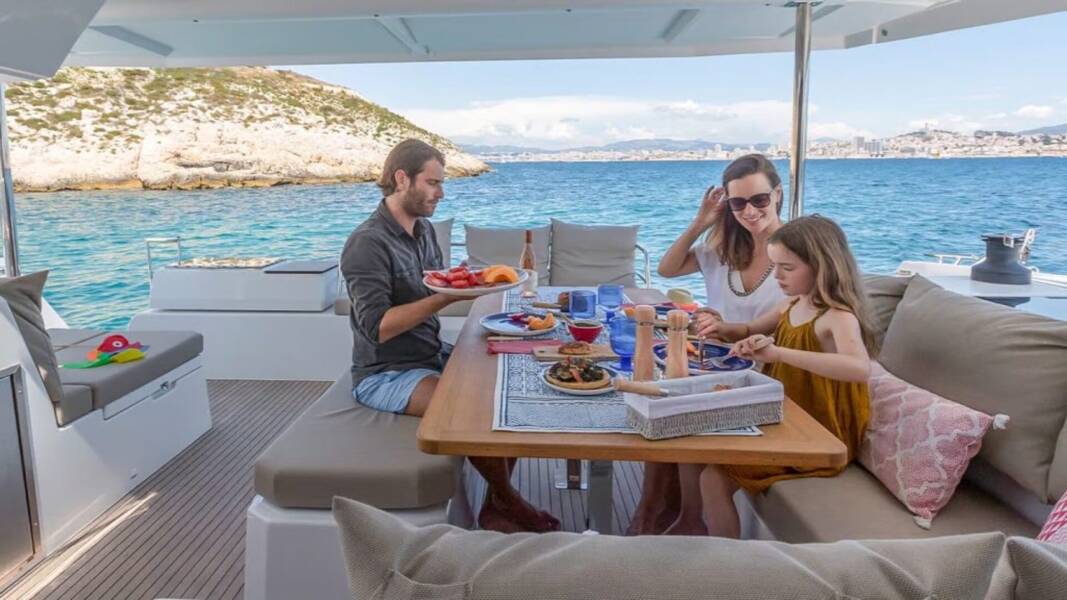 Fountaine Pajot Astrea 42 Satellite