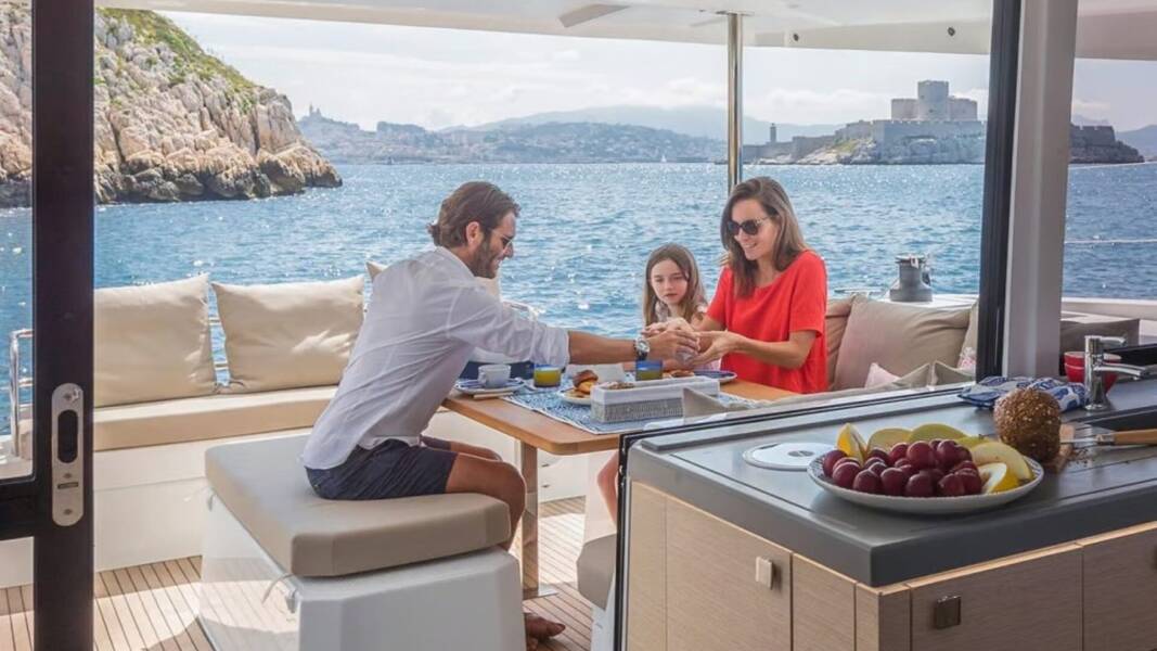 Fountaine Pajot Astrea 42 Satellite