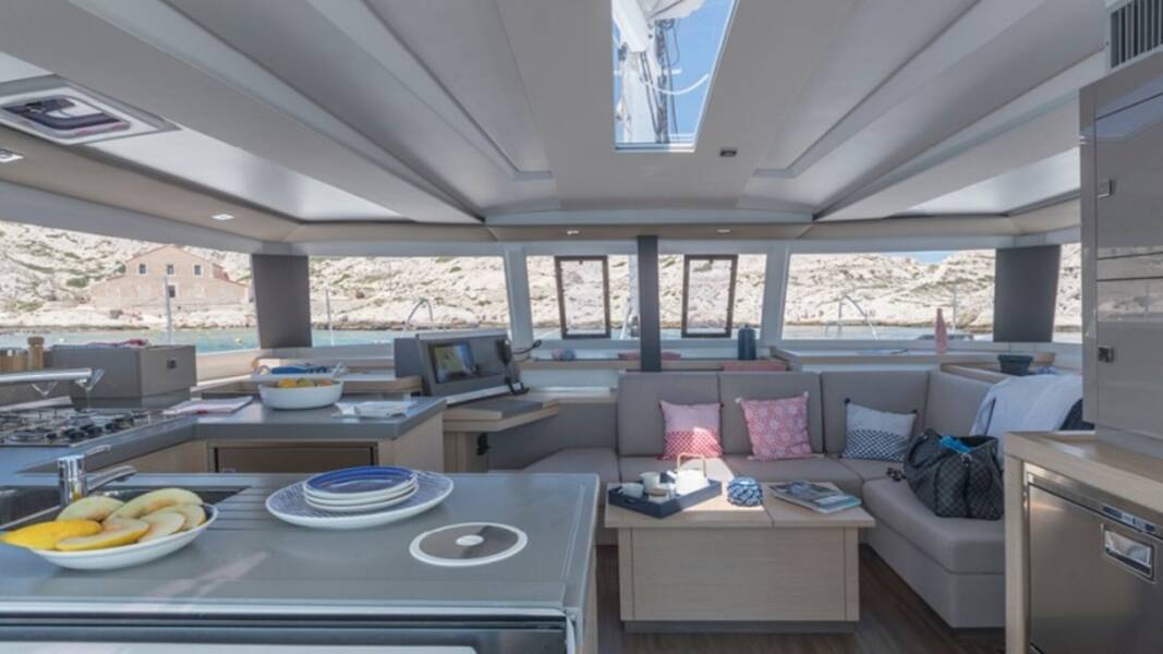 Fountaine Pajot Astrea 42 Satellite