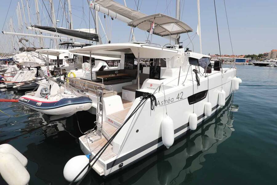 Fountaine Pajot Astrea 42 Bella V