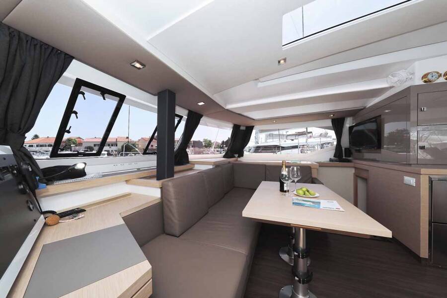 Fountaine Pajot Astrea 42 Bella V
