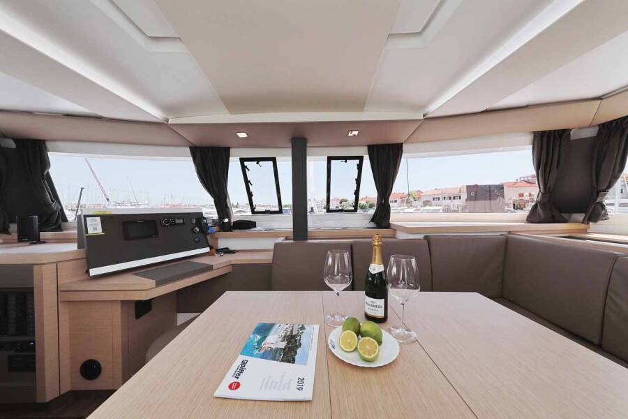 Fountaine Pajot Astrea 42 Bella V