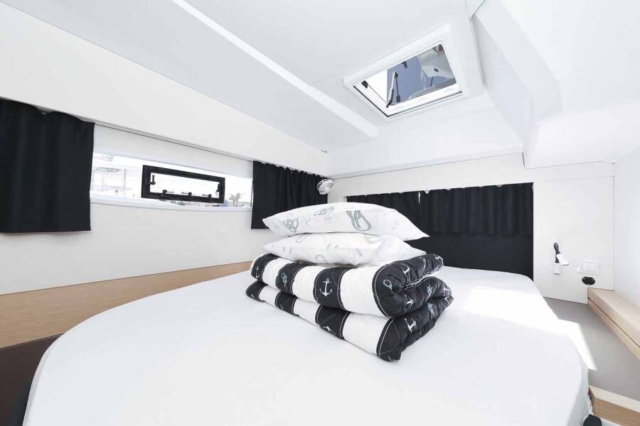 Fountaine Pajot Astrea 42 Bella V