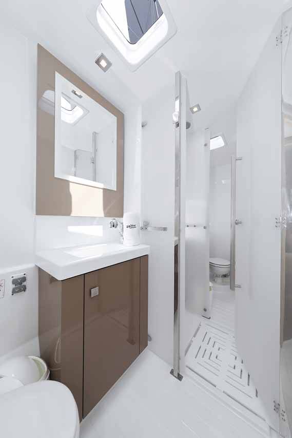 Fountaine Pajot Astrea 42 Bella V