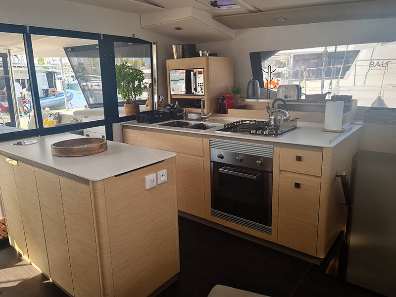 Fountaine Pajot Aura 51 Breezer 2