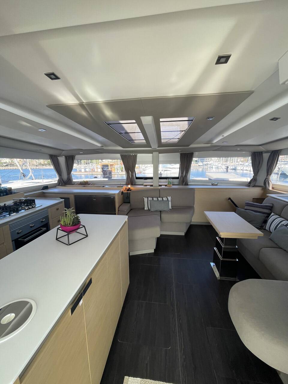 Fountaine Pajot Aura 51 Panthours