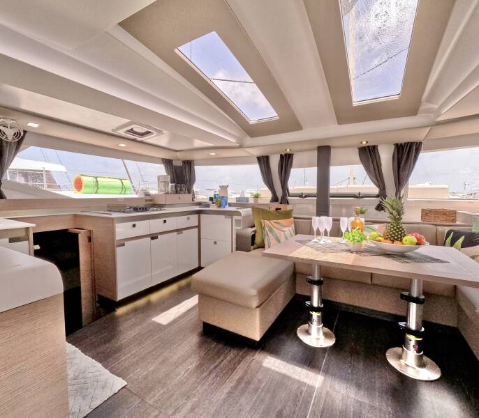 Fountaine Pajot Elba 45 Sea the World