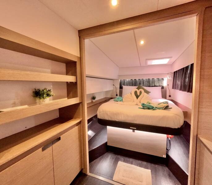 Fountaine Pajot Elba 45 Sea the World