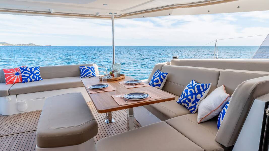 Fountaine Pajot FP 44 Maestro Cat-O-Caster