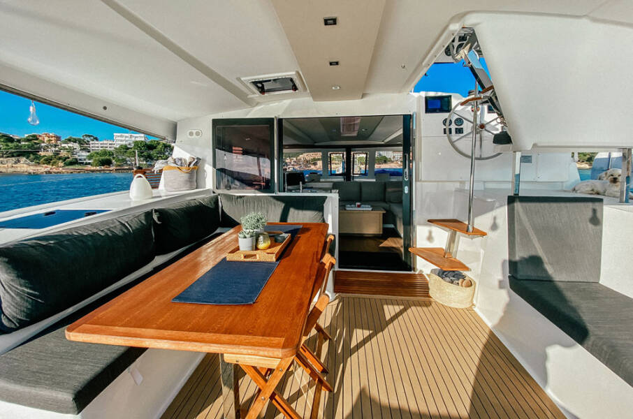 Fountaine Pajot Isla 40 One of Us