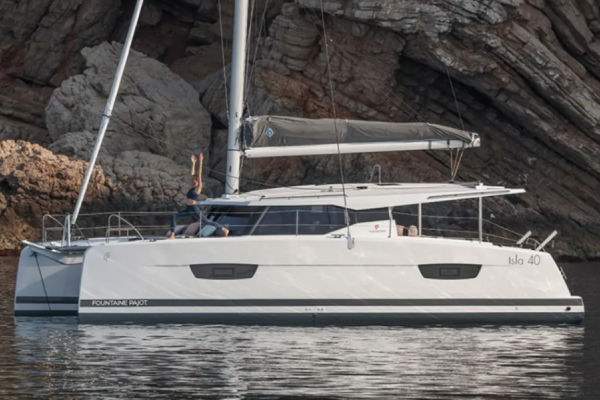 Fountaine Pajot Isla 40 Kebitree
