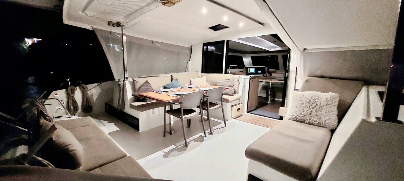 Fountaine Pajot Lucia 40 Aqua Panda