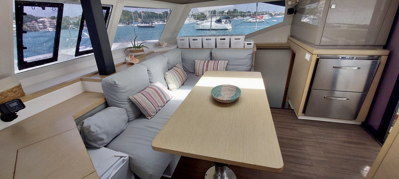 Fountaine Pajot Lucia 40 Aqua Panda