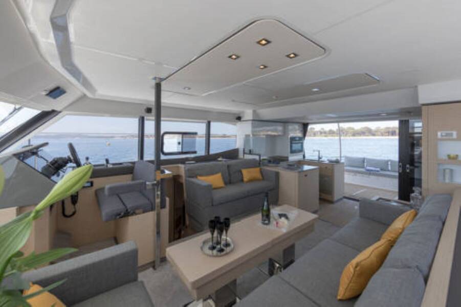 Fountaine Pajot MY6 Mona Lisa