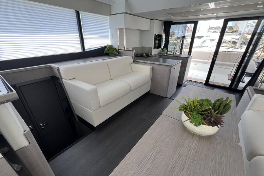 Fountaine Pajot MY6 Mamma Mia