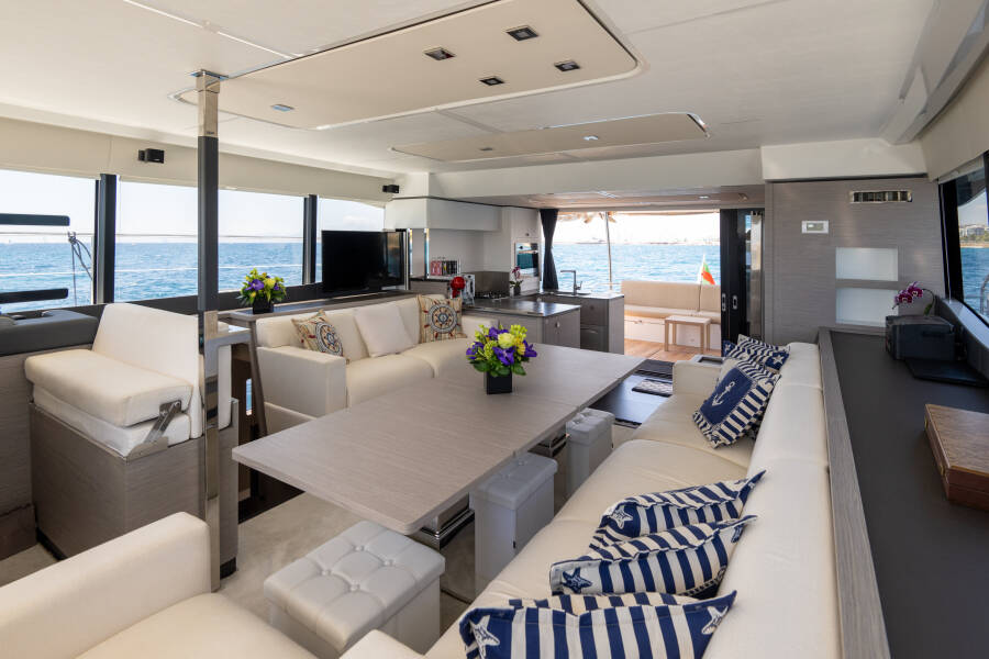 Fountaine Pajot MY6 Emy 6