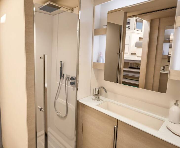 Fountaine Pajot New 44 Quatuor ELECTRIC MANATEE 