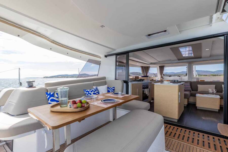 Fountaine Pajot New 44 Quatuor Makatea