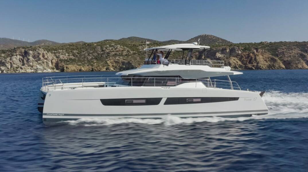 Fountaine Pajot Power 67 Dompe