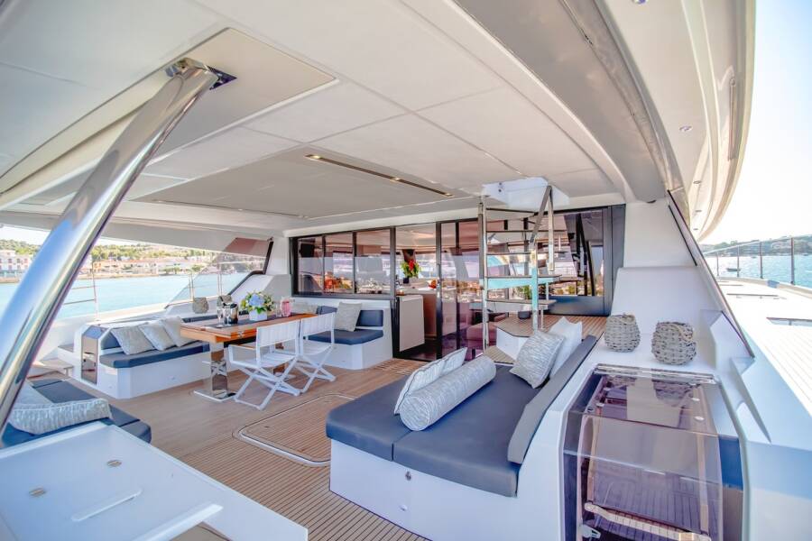 Fountaine Pajot Power 67 Dompe