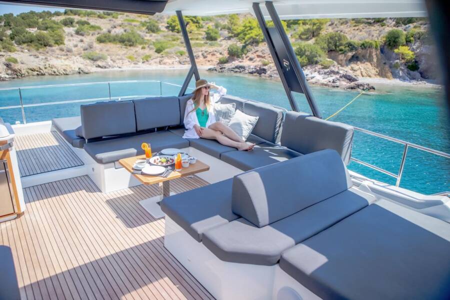 Fountaine Pajot Power 67 Ariva