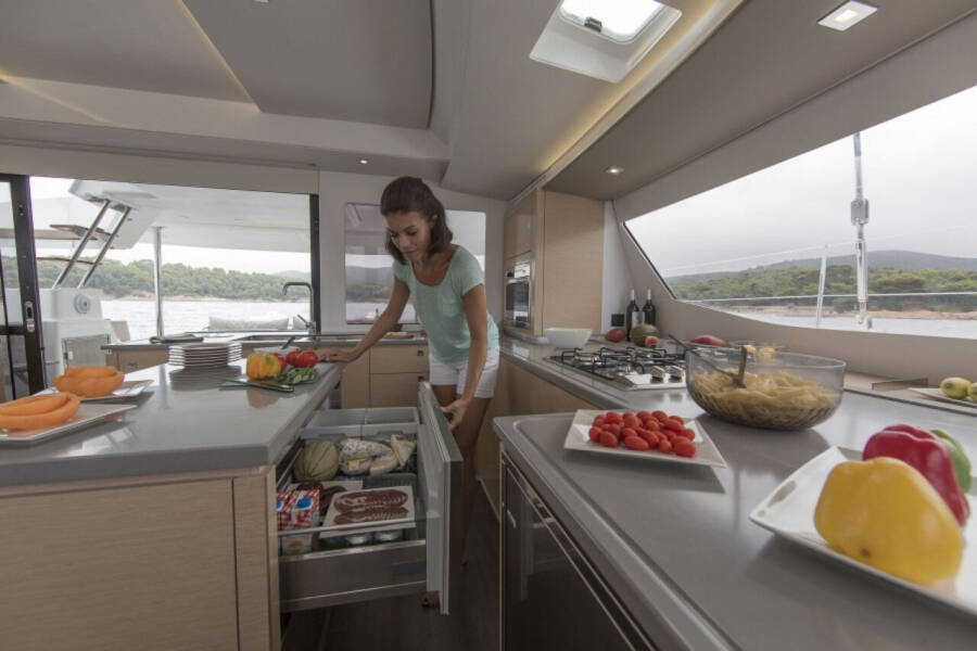 Fountaine Pajot Saba 50 Valhalla