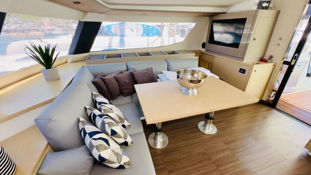 Fountaine Pajot Saba 50 Franco Nero