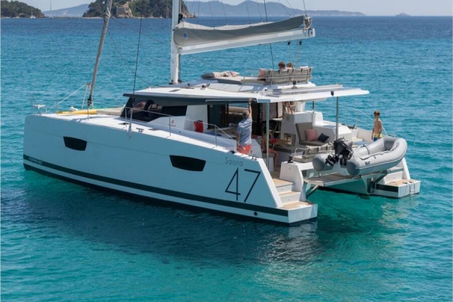 Fountaine Pajot Saona 47 Quintet Red Rose