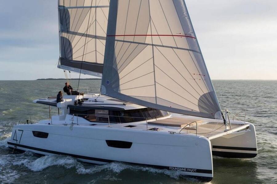 Fountaine Pajot Saona 47 Quintet Red Rose