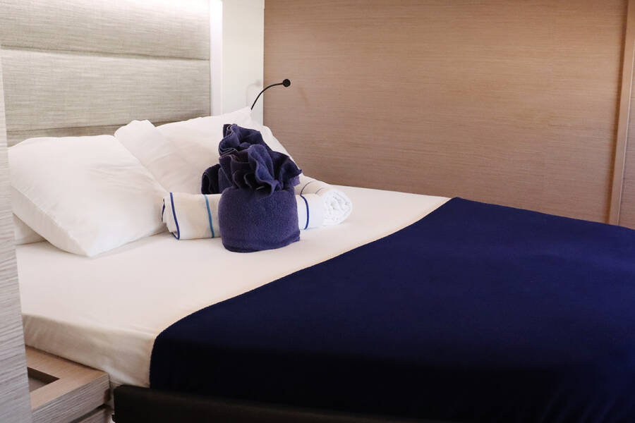 Fountaine Pajot Tanna 47 No Shoes_X