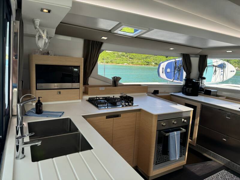 Fountaine Pajot Tanna 47 Feeling Knotty