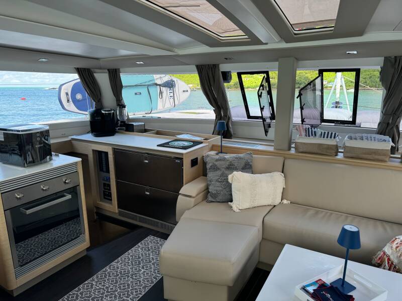 Fountaine Pajot Tanna 47 Feeling Knotty