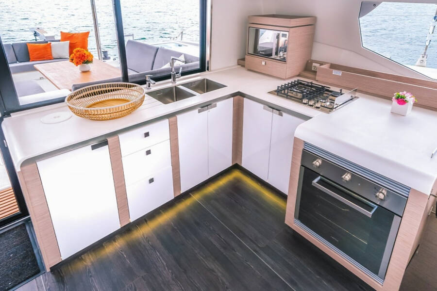 Fountaine Pajot Tanna 47 Angara