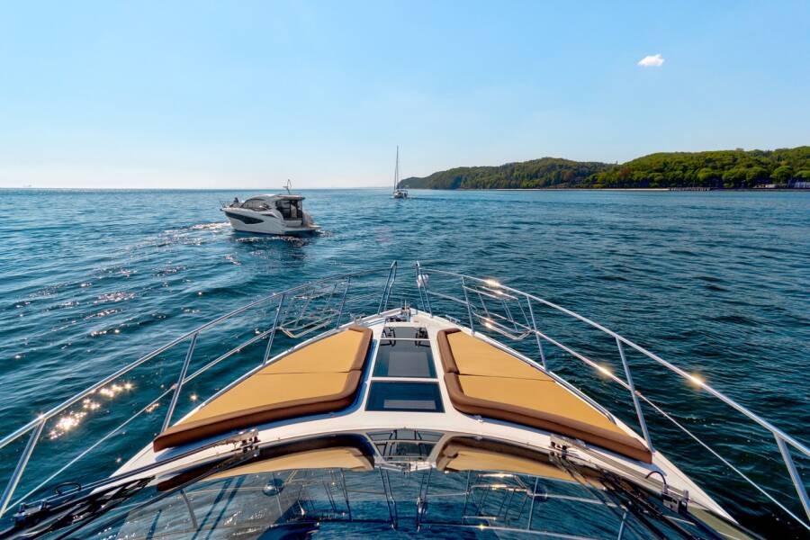 Galeon 420 Amber Blue